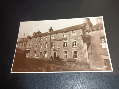 The white hart hotel - white,